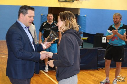 Wręczenie nagród przez burmistrza Wisły Tomasza Bujoka